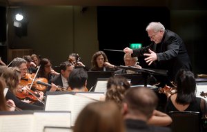 „Keller félelem nélkül fokozta a tempókat” – külföldi visszhang a Concerto Budapest turnéjának dublini nyitóhangversenyéről